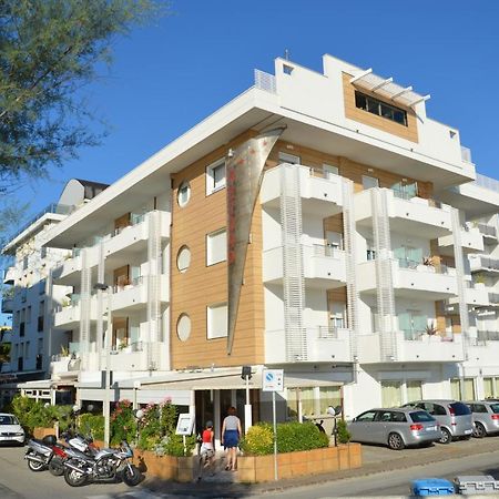 Hotel Record Riccione Exteriör bild