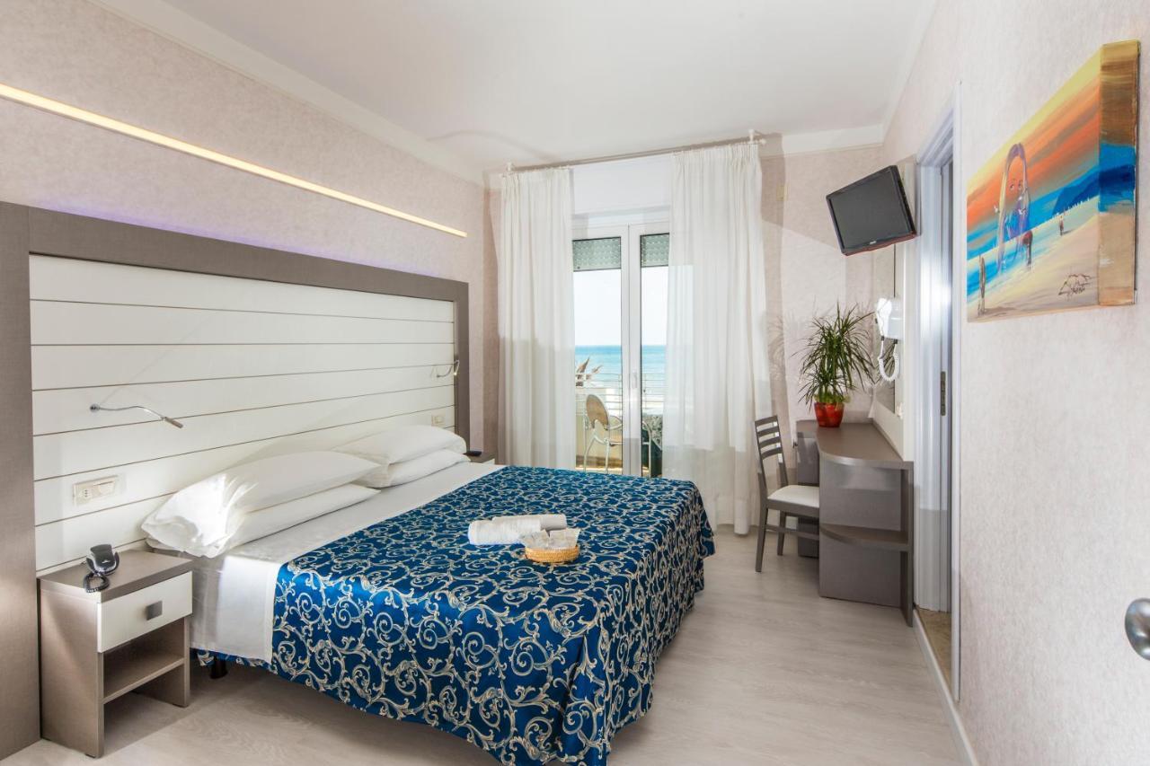 Hotel Record Riccione Exteriör bild