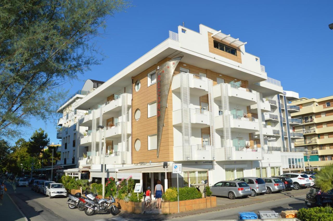 Hotel Record Riccione Exteriör bild