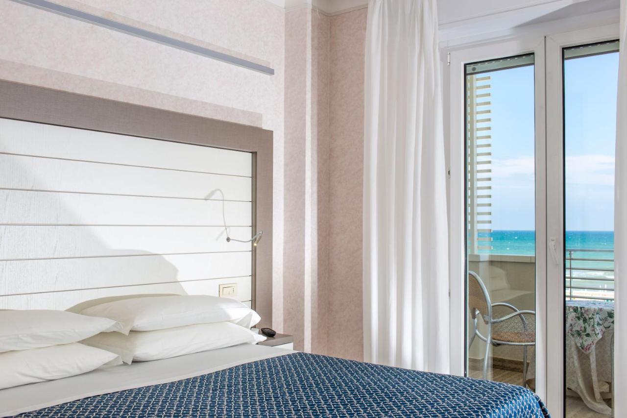 Hotel Record Riccione Exteriör bild