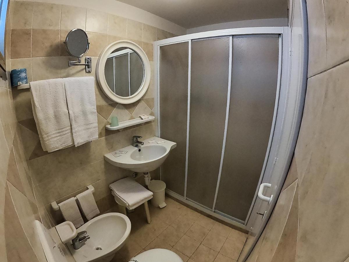 Hotel Record Riccione Exteriör bild