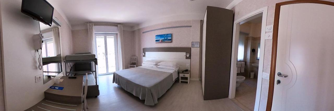 Hotel Record Riccione Exteriör bild