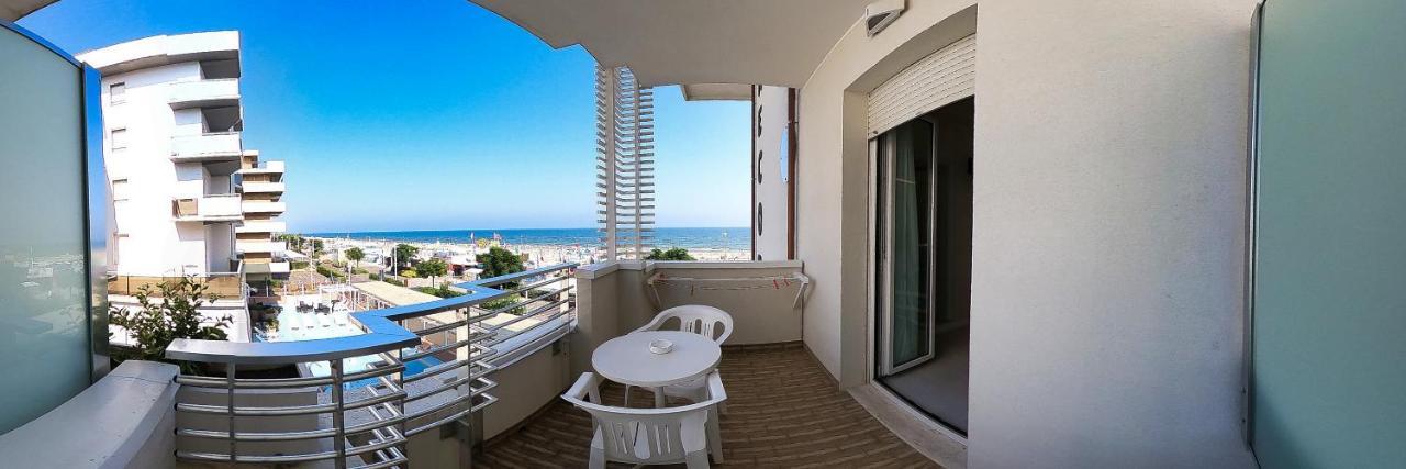 Hotel Record Riccione Exteriör bild