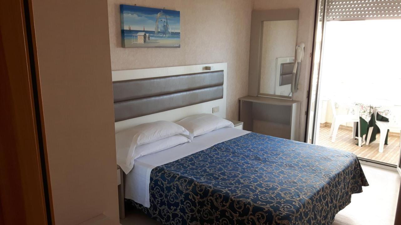Hotel Record Riccione Exteriör bild