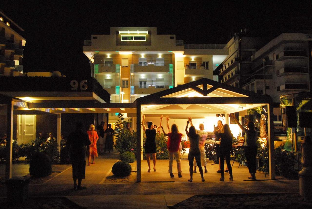 Hotel Record Riccione Exteriör bild